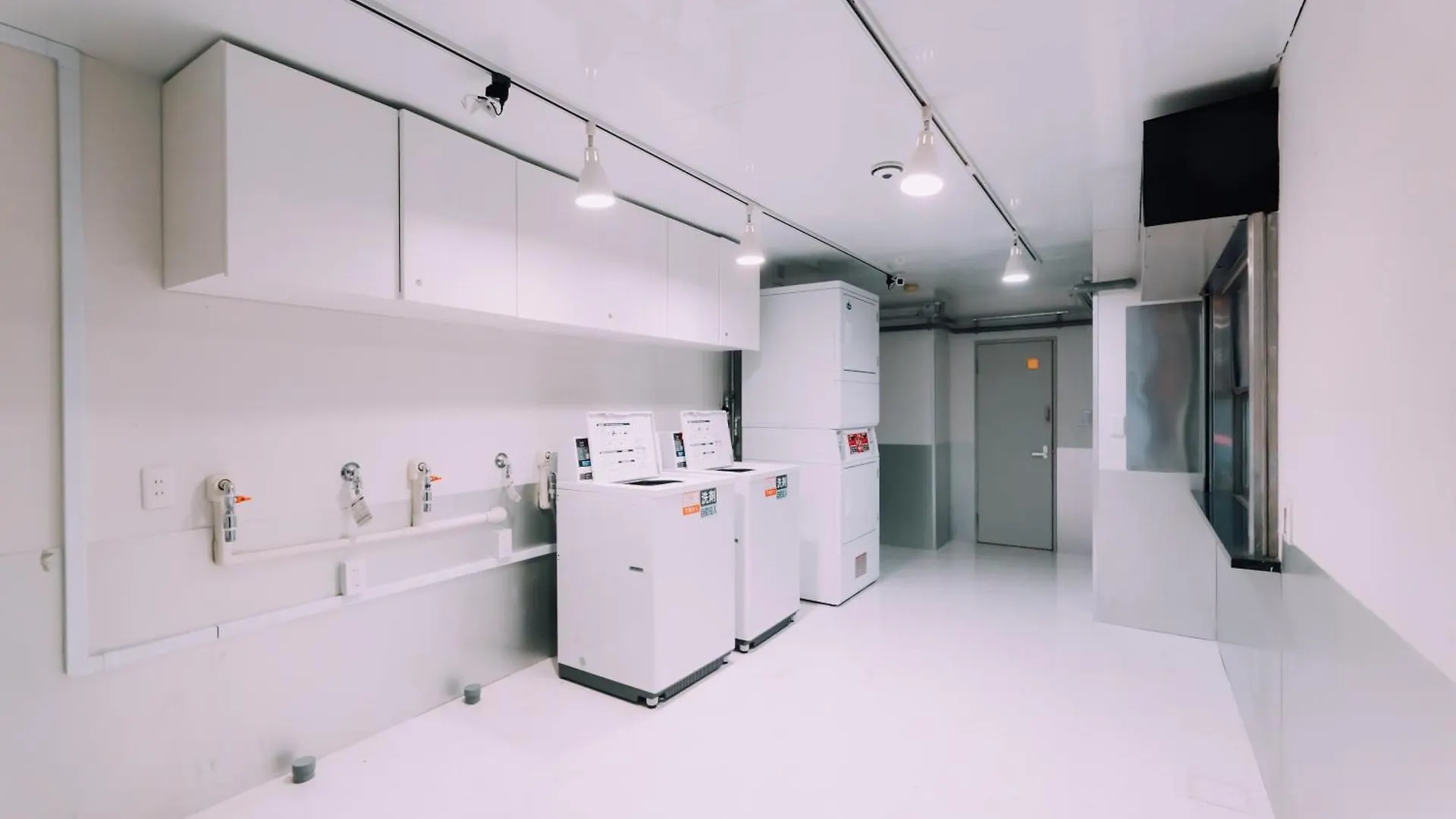 Minimalist Loft Namba Compact Studio With A 24-Hour Gym Ma502 Ōsaka